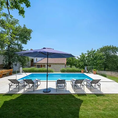 Casa Ana Tripari Vakantiehuis *