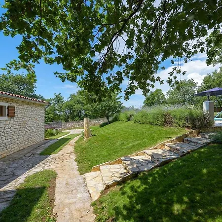 Casa Ana Tripari