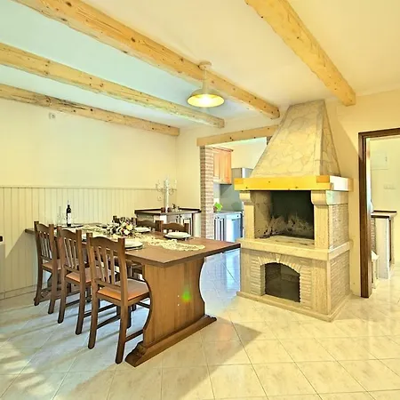Vakantiehuis Casa Ana Tripari *