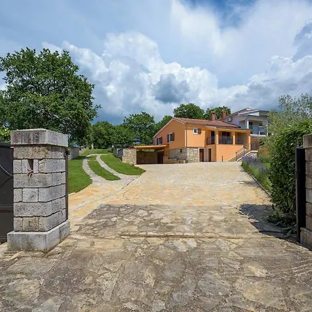 Casa Ana Tripari Vakantiehuis
